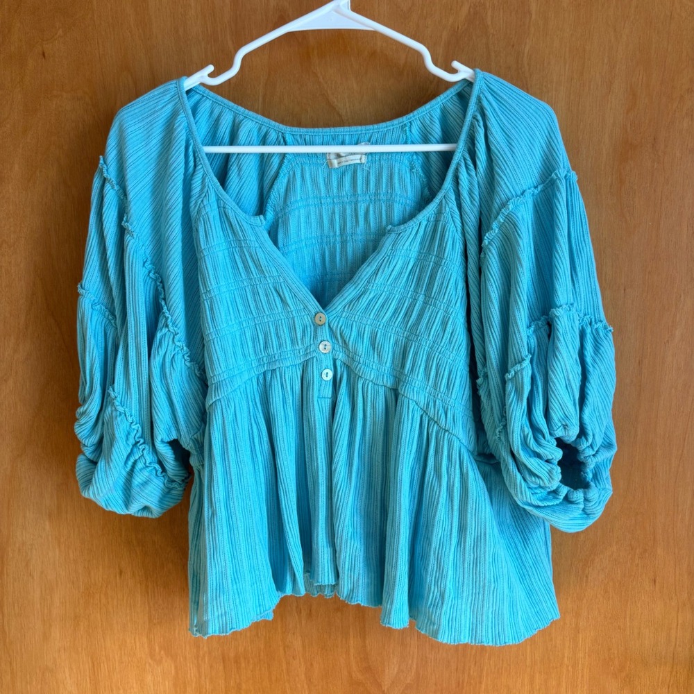 Urban Outfitters Smocked Peplum Top Blue V Neck 3/4 Sleeve Babydoll Size S‎